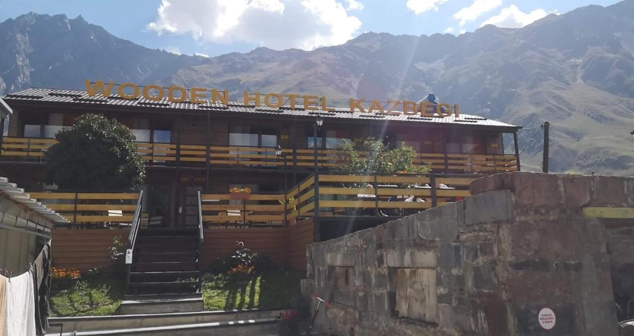 Wooden Hotel Kazbegi Exteriör bild