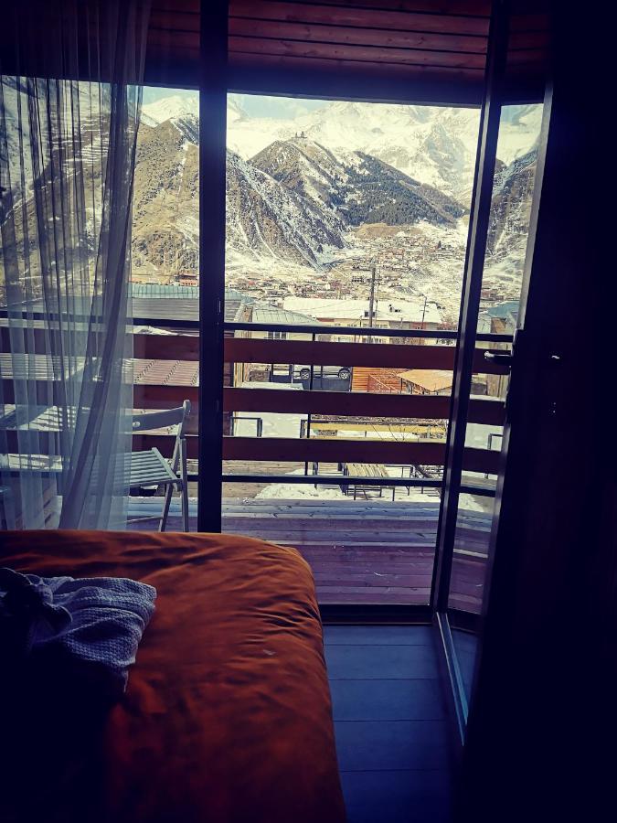 Wooden Hotel Kazbegi Exteriör bild