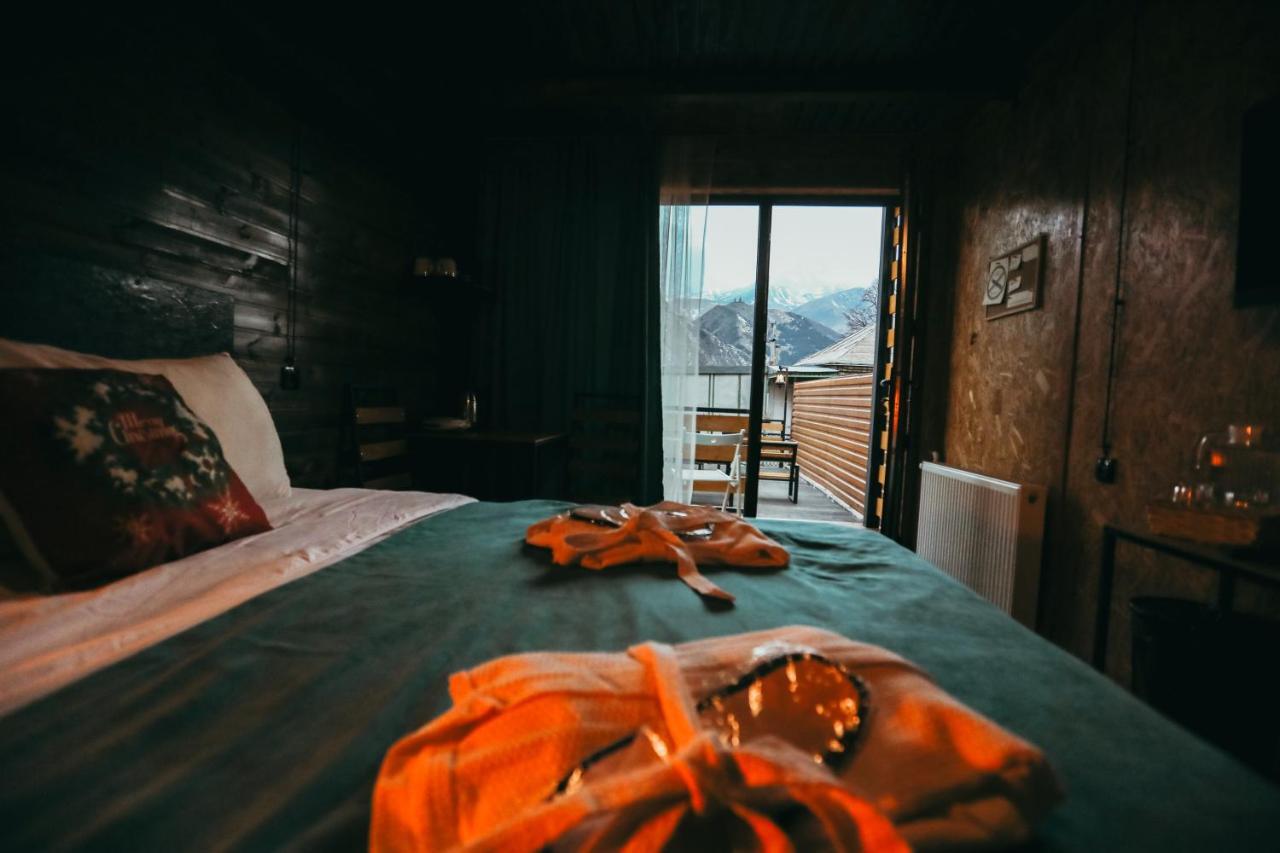 Wooden Hotel Kazbegi Exteriör bild