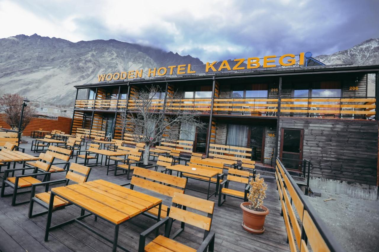 Wooden Hotel Kazbegi Exteriör bild