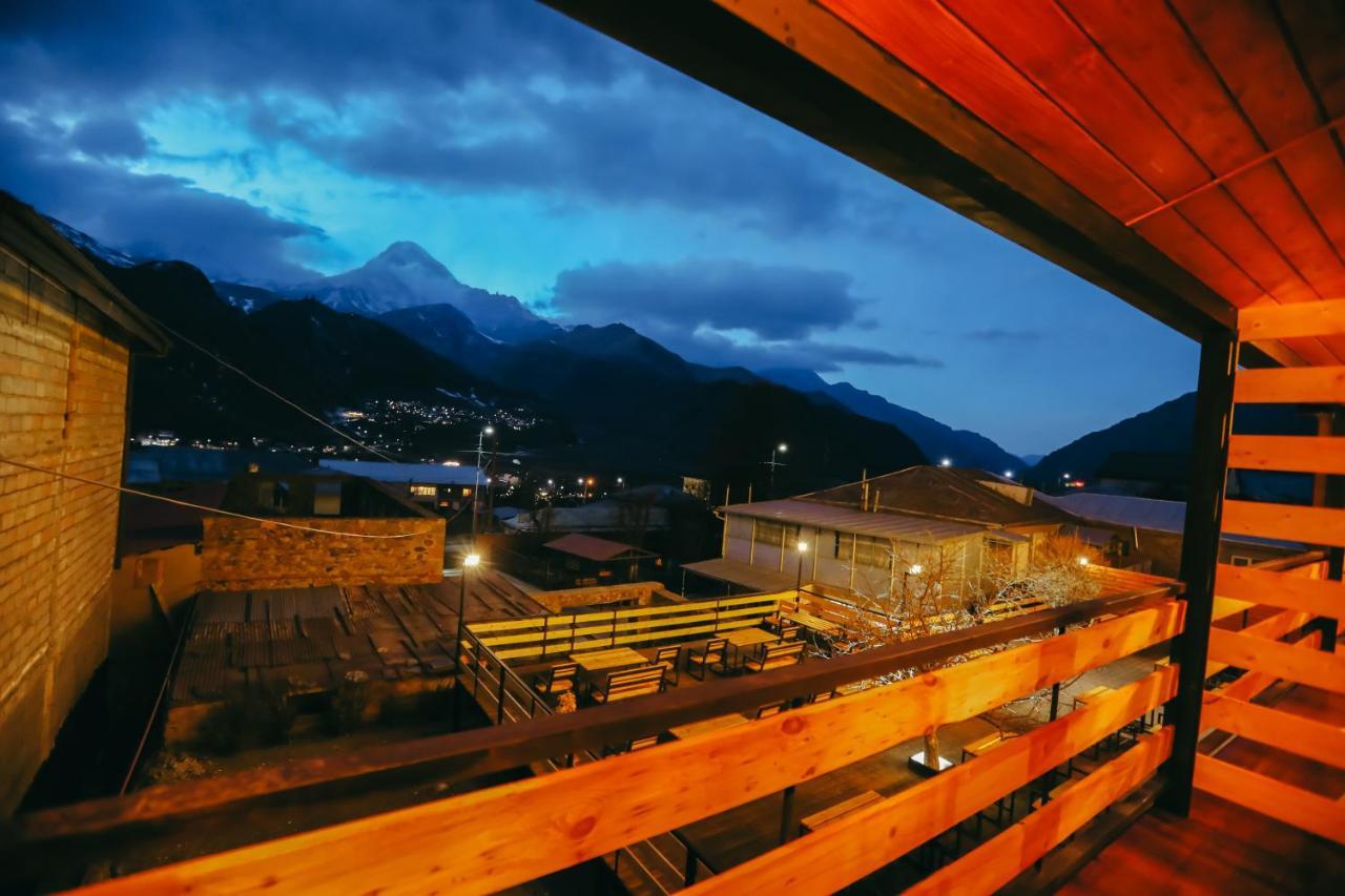 Wooden Hotel Kazbegi Exteriör bild
