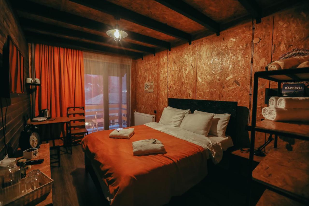 Wooden Hotel Kazbegi Exteriör bild