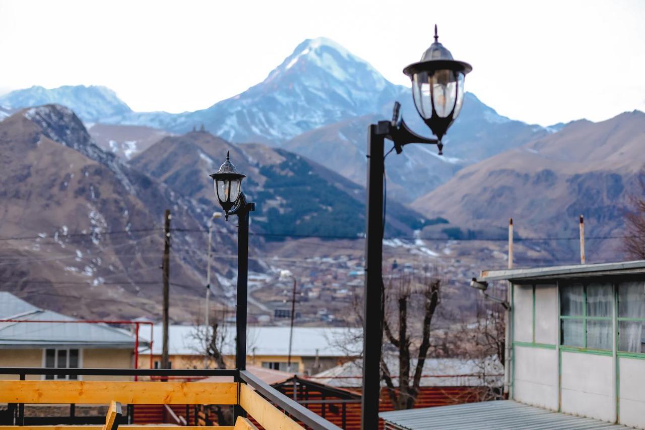 Wooden Hotel Kazbegi Exteriör bild